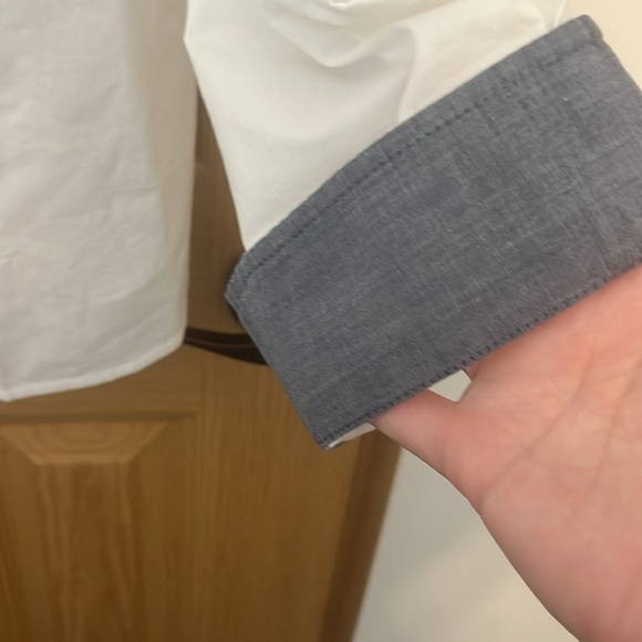 Tommy Hilfiger nwot crisp white button-down with blue detailing size medium - Picture 5 of 6